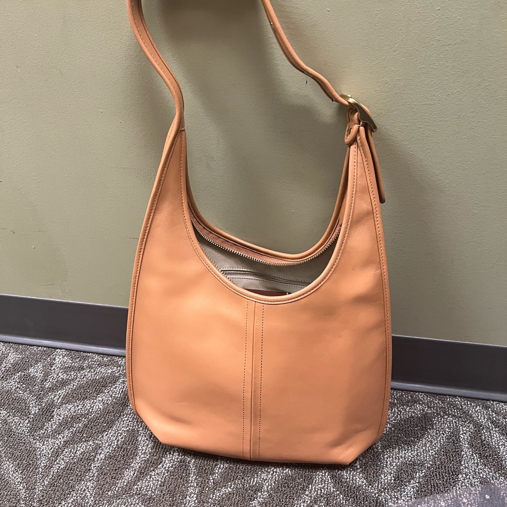 Authentic Coach Ergo 33 leather shoulder bag